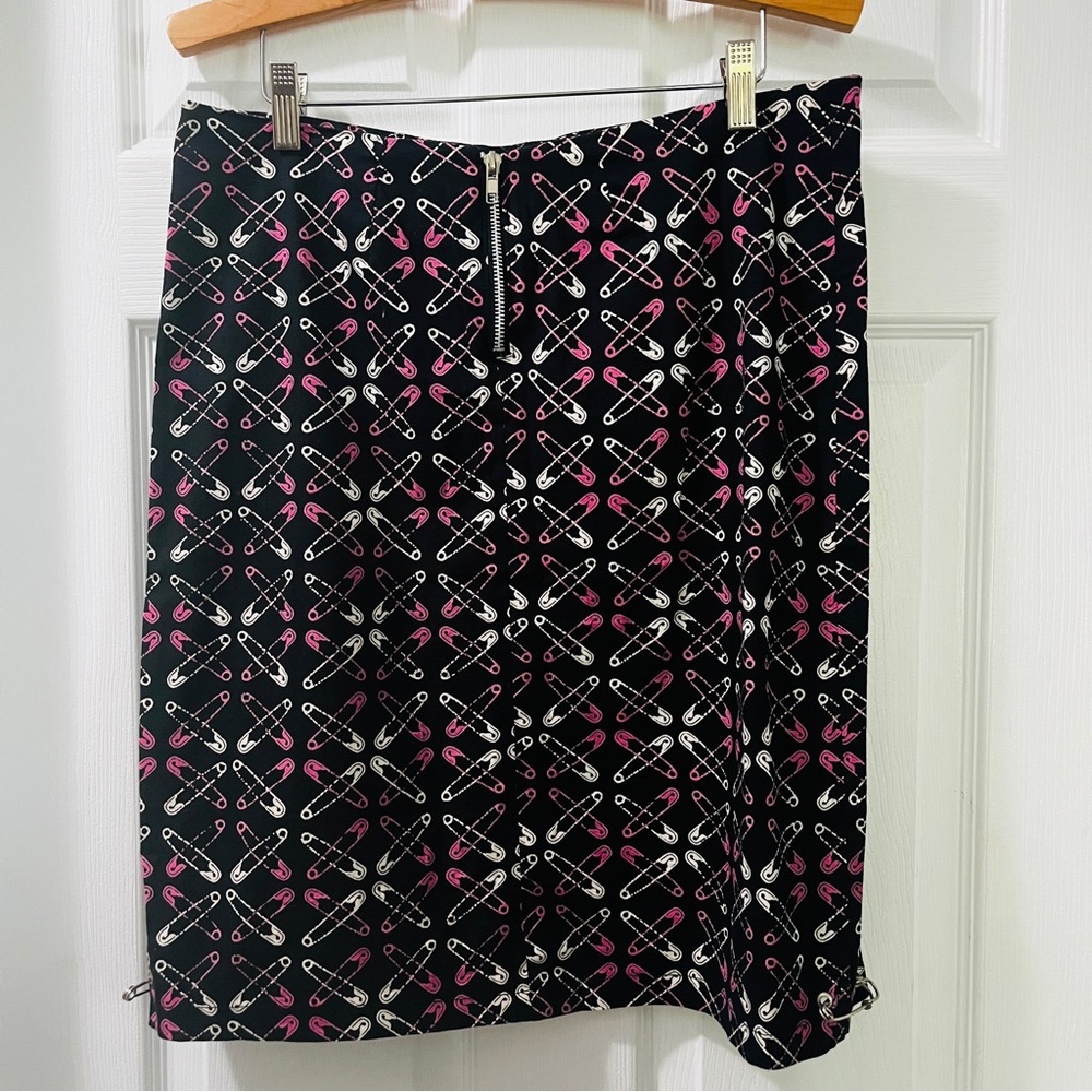 Safety Pin Motif Black and Pink Pencil Skirt